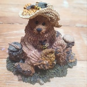 Boyd's Bears and Friends Bee My Honey Style #2360 Bailey Honey Bear Figurine